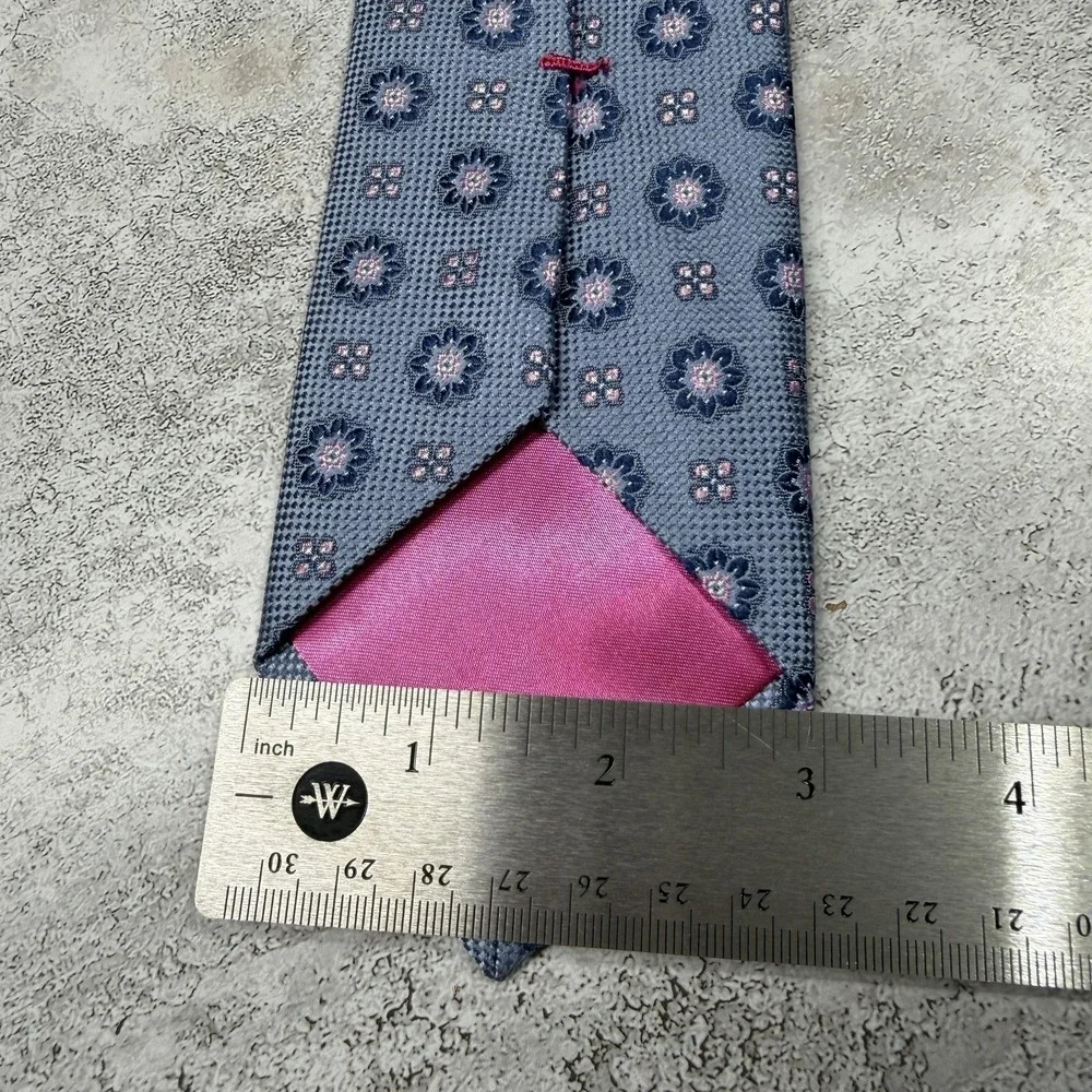 Isaac Mizrahi Silk‎ Tie Mens One Size Blue Floral Made In China Necktie
